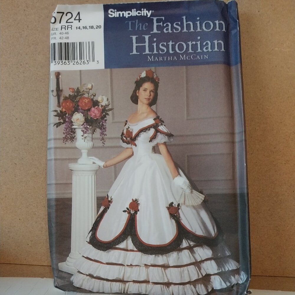 SEWING PATTERN Simplicity 5724 The Fashion Historian Martha McCain